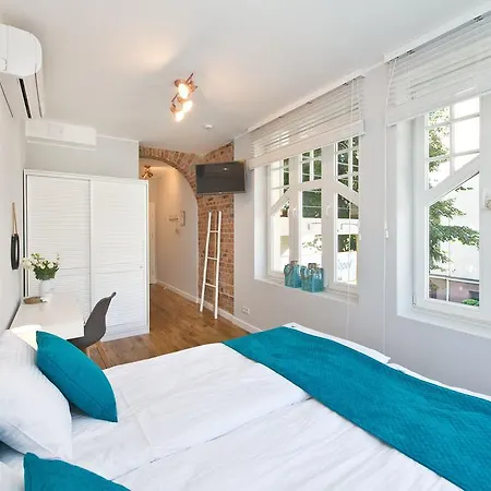 Navy Group - Port Homestay