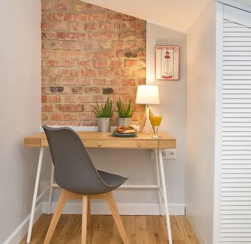 Navy Group - Port 홈스테이 소포트