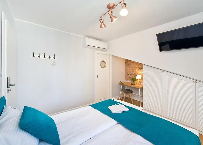 홈스테이 Navy Group - Port 소포트