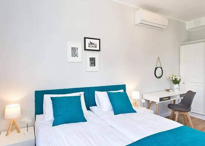 Navy Group - Port 홈스테이 소포트