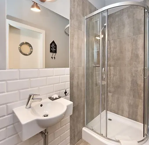 홈스테이 Navy Group - Port