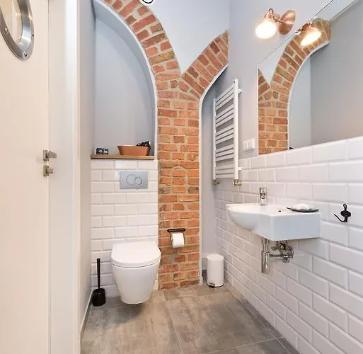 Navy Group - Port 홈스테이 소포트