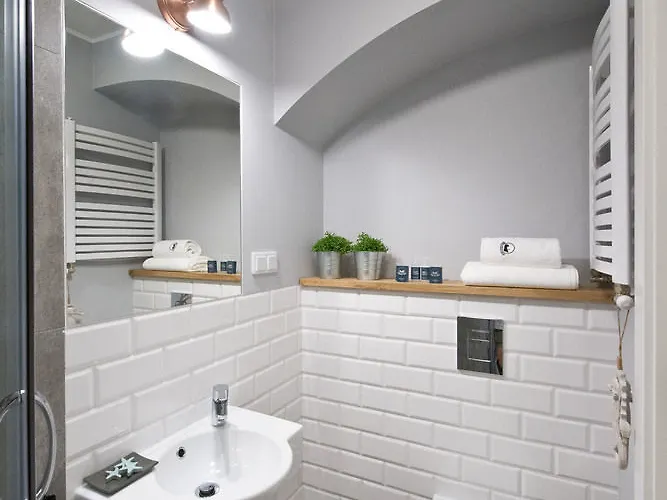 Navy Group - Port 홈스테이 *